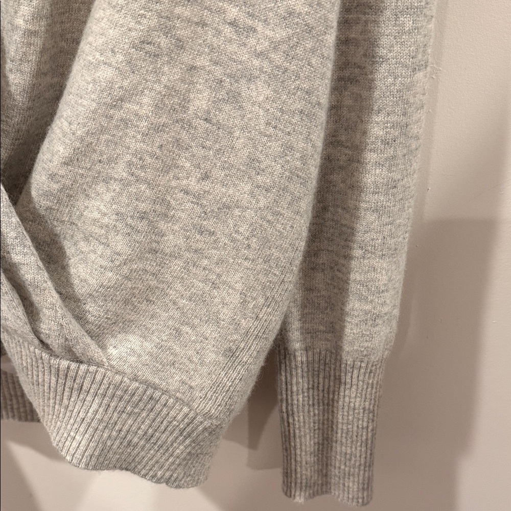 Brochu Walker Light Gray V-Neck Sweater - Picture 4 of 13
